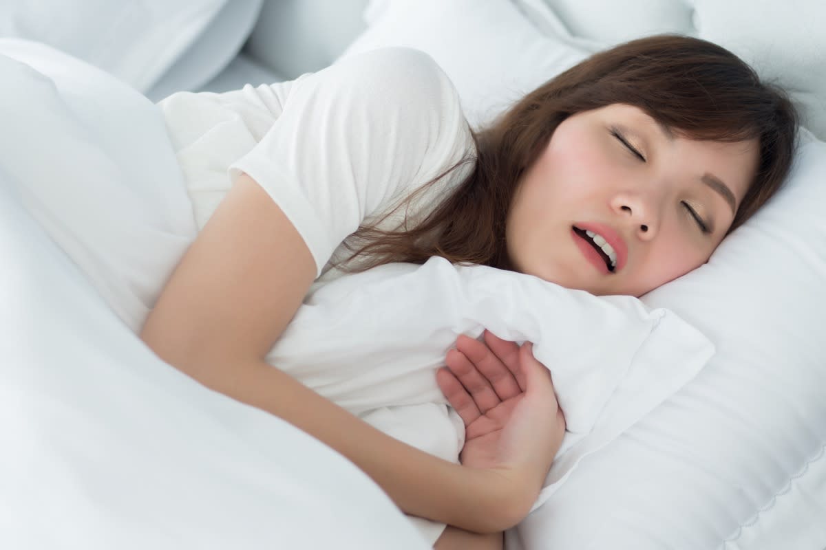 علاج الضغط على الأسنان أثناء النوم