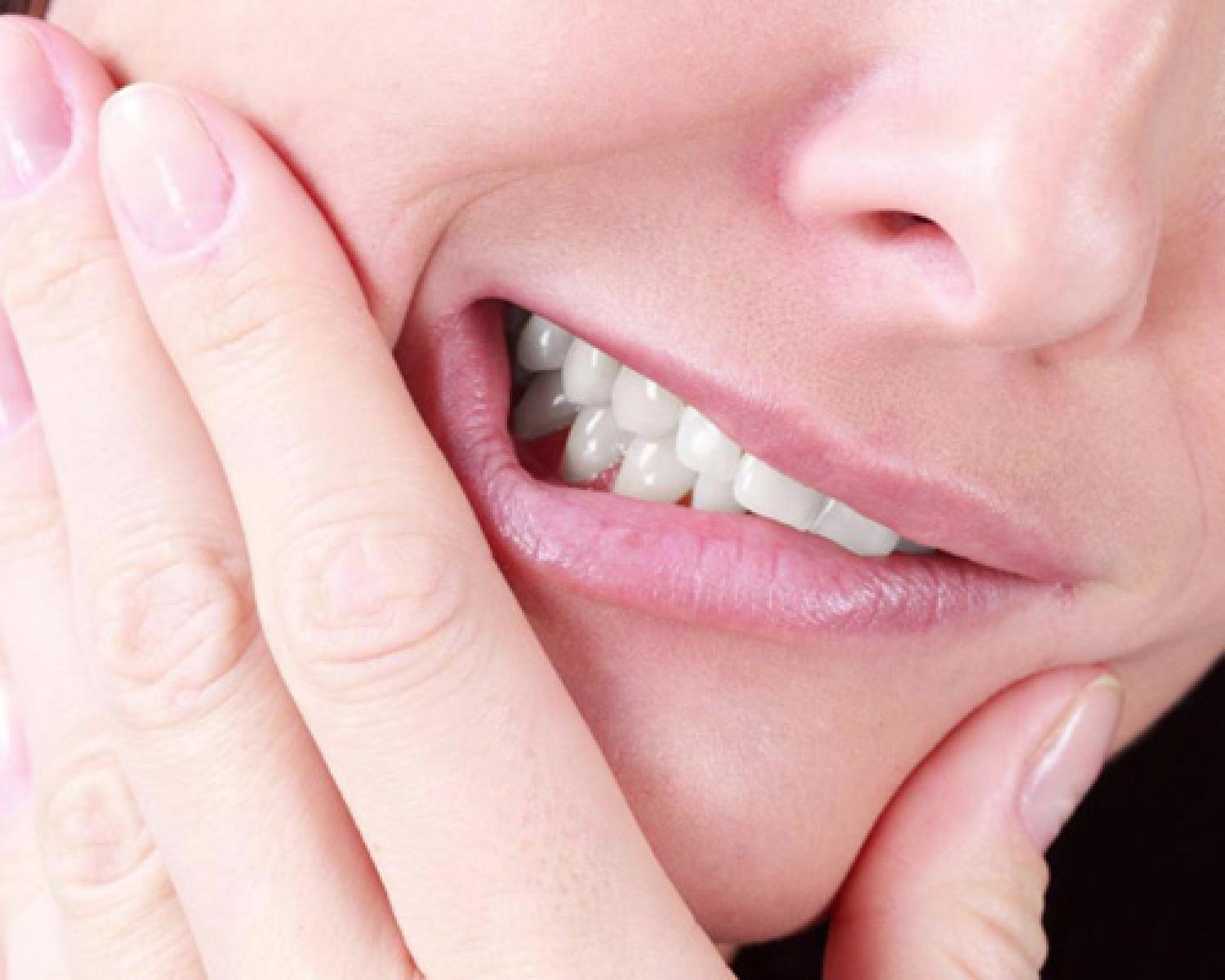 زراعة الأسنان بالغرز الخارجية